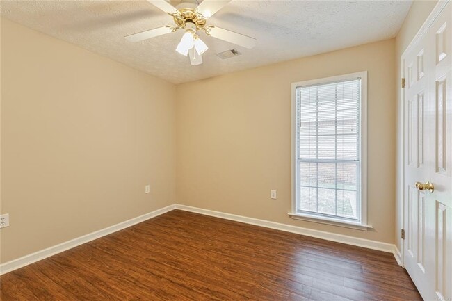 Building Photo - 1703 Pebble Creek Dr