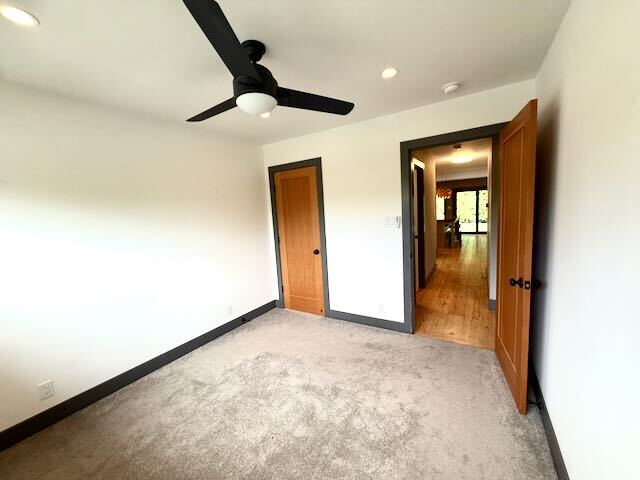 Building Photo - 2594 Roosevelt Ave