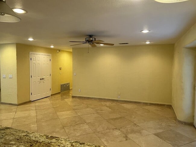 Building Photo - 3209 Crosswind Dr