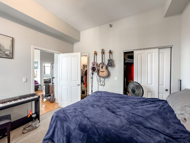 Building Photo - 1464 S Michigan Ave