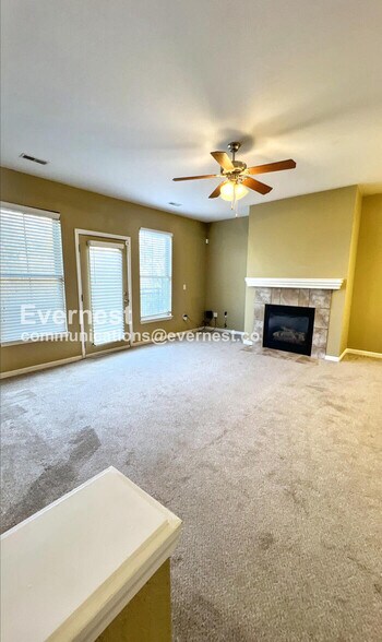 Building Photo - 5245 Overland Dr