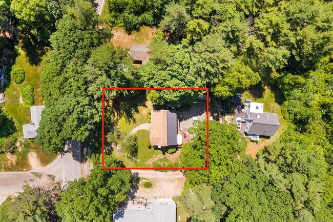 Building Photo - 28 Shoals View Dr