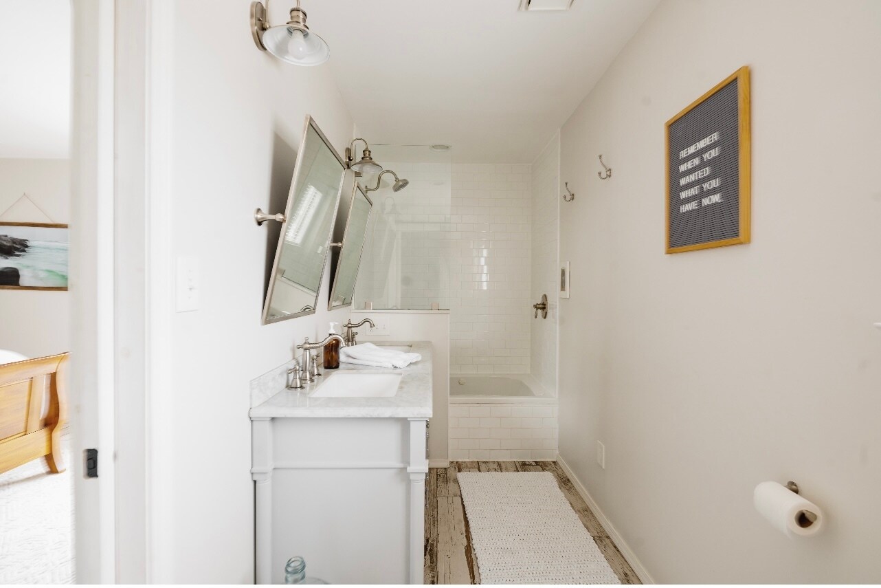 Building Photo - 322 Summit Dr