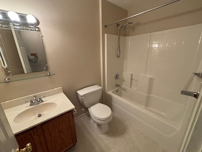 Building Photo - 3 Bedroom/2.5 Bath Townhome in Export, PA