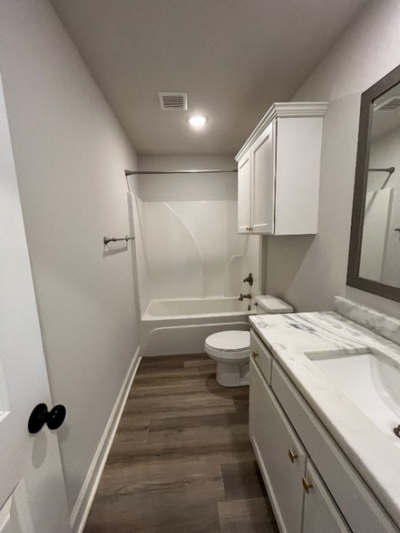 Building Photo - 579 Silver Hill Dr