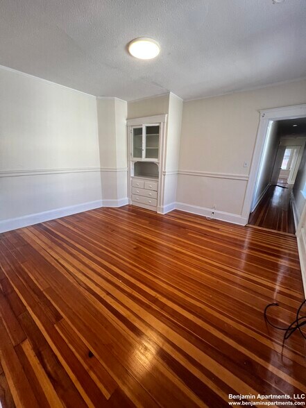 Building Photo - 9 Barrows St