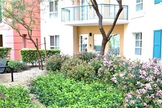 Building Photo - 30 Strada Di Villaggio