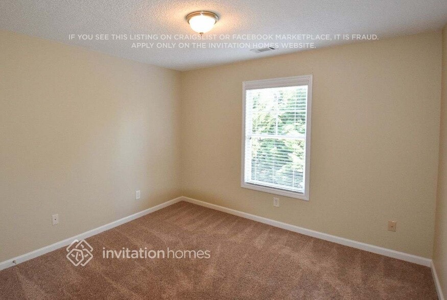 Building Photo - 3816 Pine Village Pl