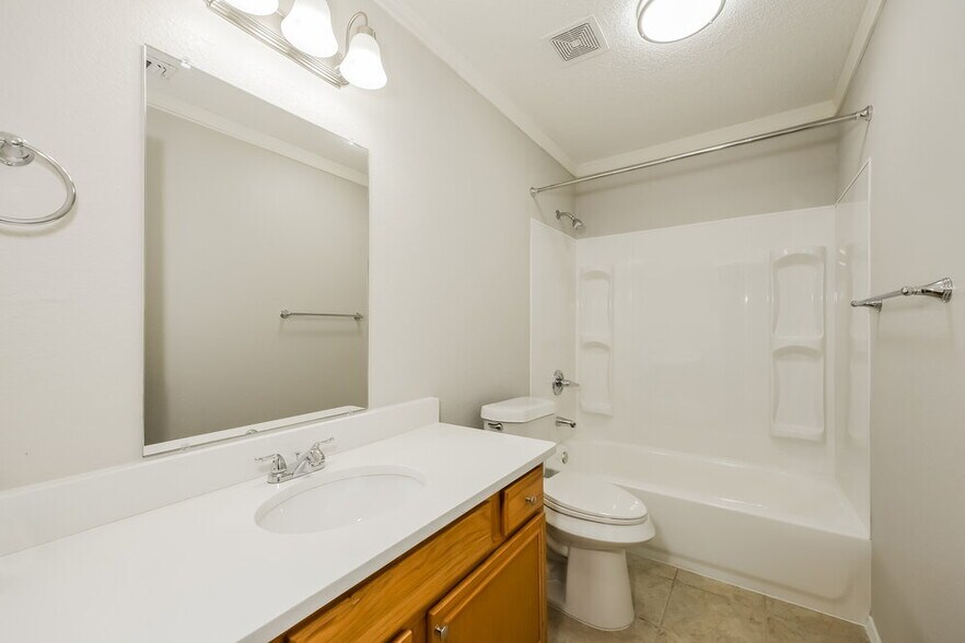 Building Photo - 807 Ponselle Dr