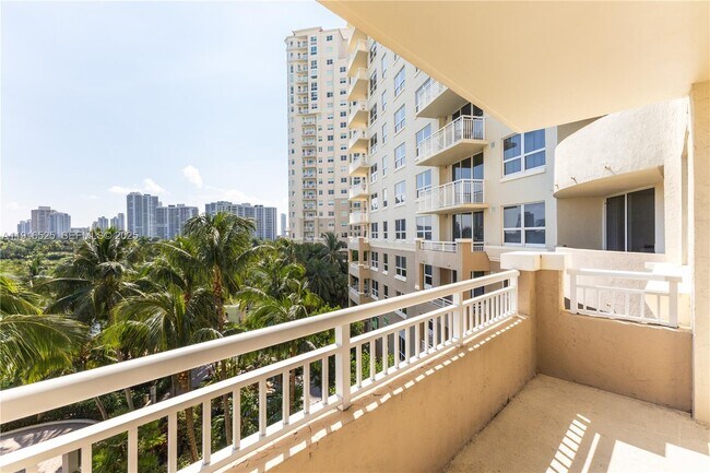 Building Photo - 19501 W Country Club Dr