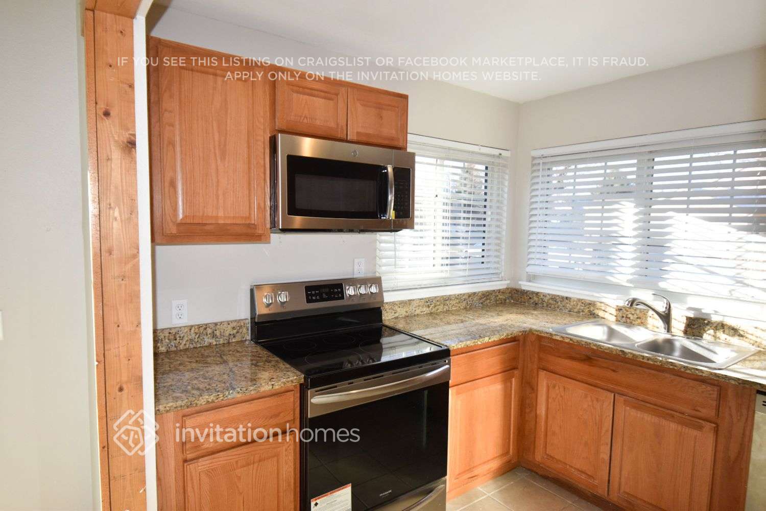 Building Photo - 9918 Garland Dr