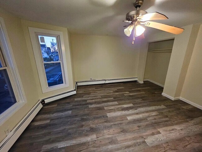 Building Photo - 18 Barclay St