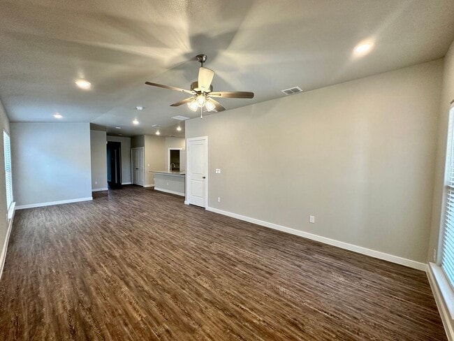 Building Photo - Stylish and Modern 3-Bedroom Duplex for Re...
