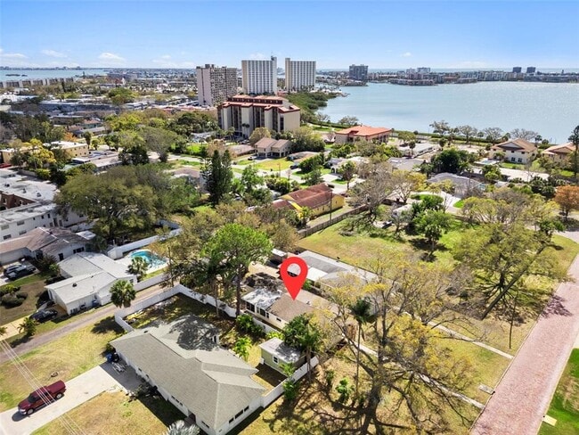 Building Photo - 662 Villa Grande Ave S