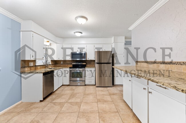 Building Photo - 512 Cindy St