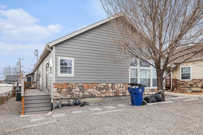 Building Photo - Just Remodeled!