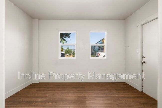 Building Photo - 31 W 100 N