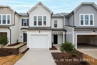 Building Photo - 1414 Smoky Mountains St