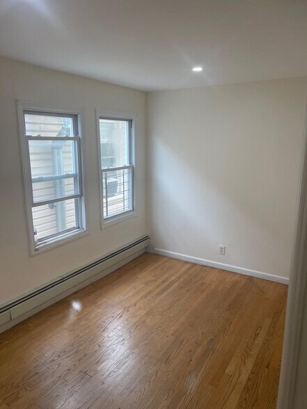 Building Photo - 62 Highland Ave