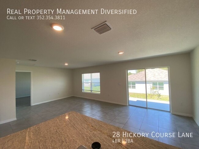 Building Photo - 28 Hickory Course Ln