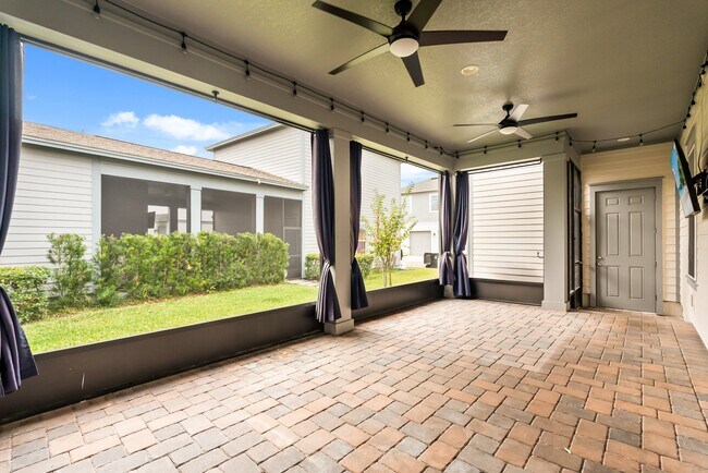 Building Photo - 6875 Arnoldson St