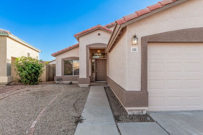 Building Photo - 3 Bedroom, 2 Bath in Gilbert