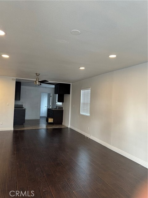 Building Photo - 847 W Gage Ave