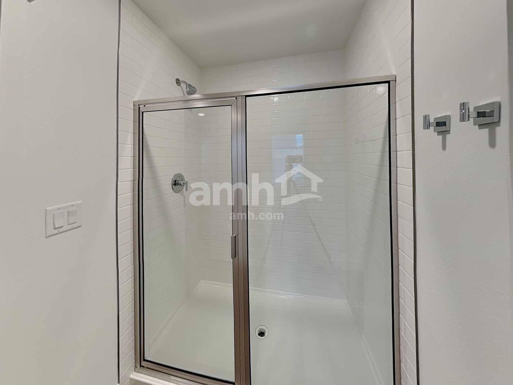 Building Photo - 4952 85th Dr NE