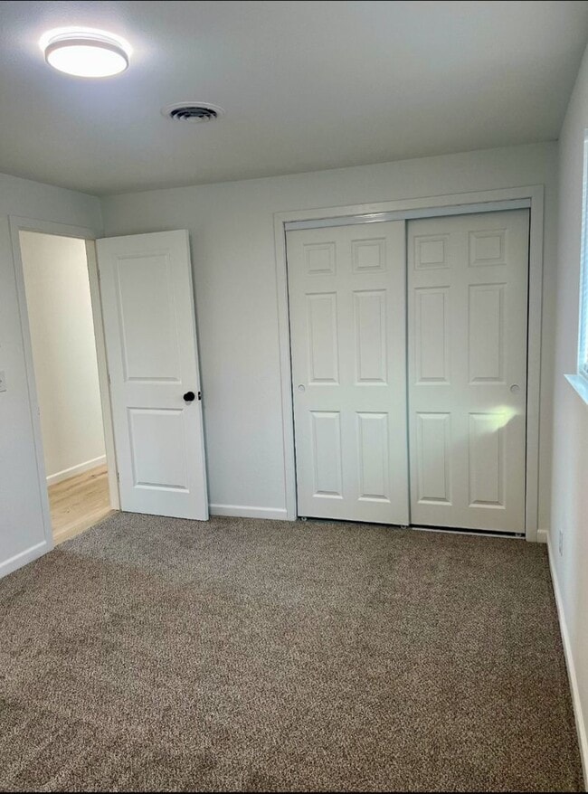Building Photo - Renovated 4 Bedroom Home