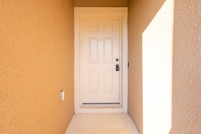 Building Photo - Beautiful 3-Bedroom Home for Rent in Port Orange Plantation