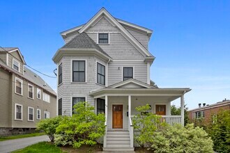 Building Photo - 44 Evergreen St