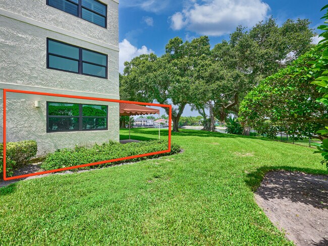 Building Photo - 374 Golfview Rd