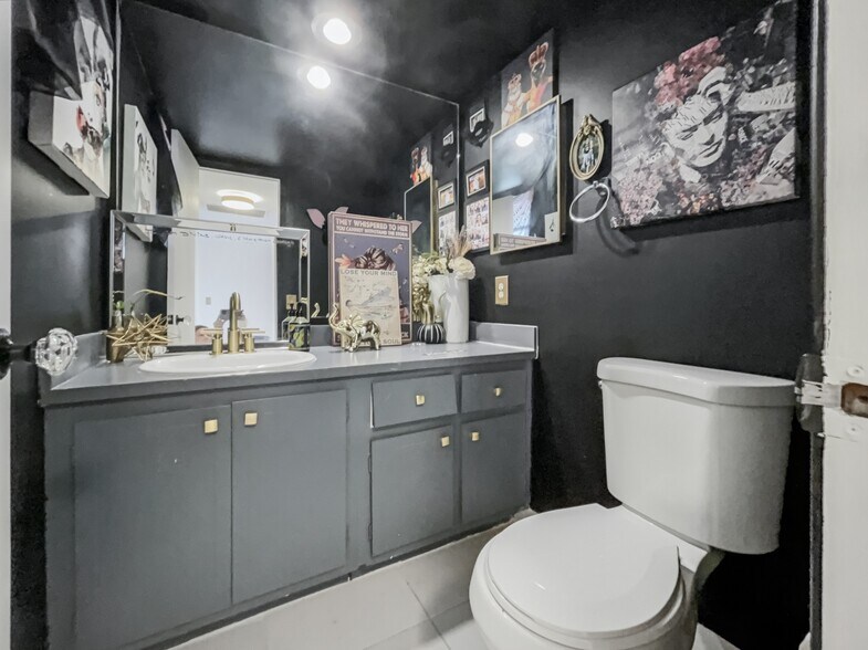 Building Photo - 2661 S Course Dr