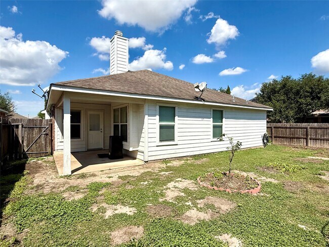 Building Photo - 10022 Driftwood Park Dr