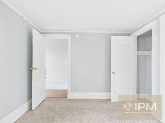 Building Photo - Available Now! Spacious 5 Bedroom, 1 Bath ...