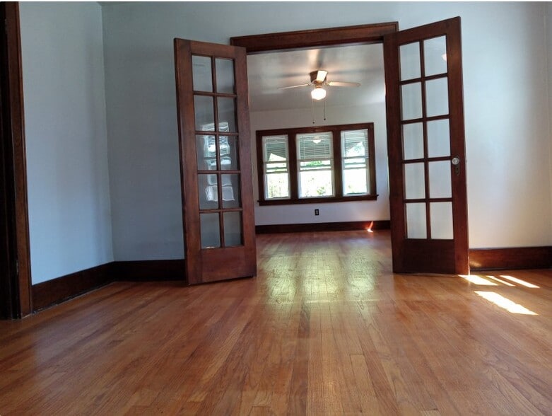 dining room with frenc doors - 312 Chautauqua Blvd