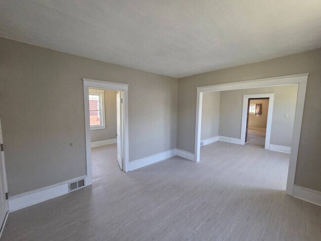 Building Photo - 3027 Fortune Ave