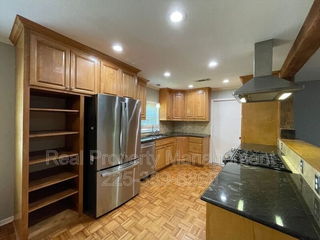 Building Photo - 5293 Chenango Dr