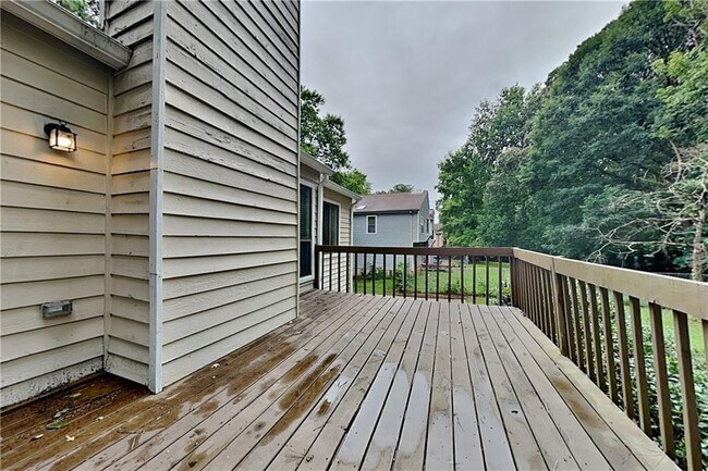 Building Photo - 5142 Manitou Way SW