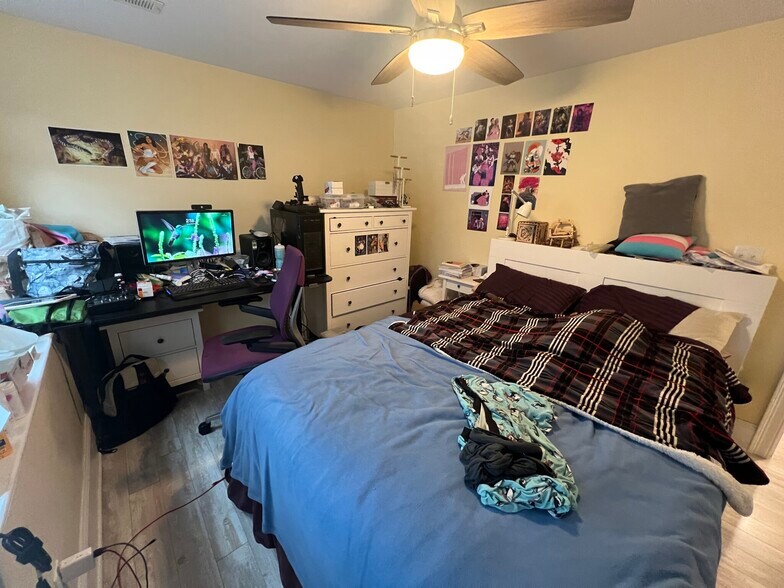 Building Photo - 118 Holland St