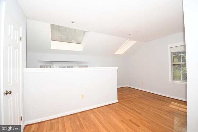 Building Photo - 601 N Tazewell St