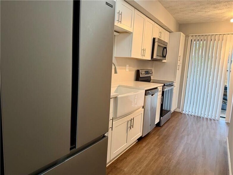 Building Photo - 1059 Mariners Dr