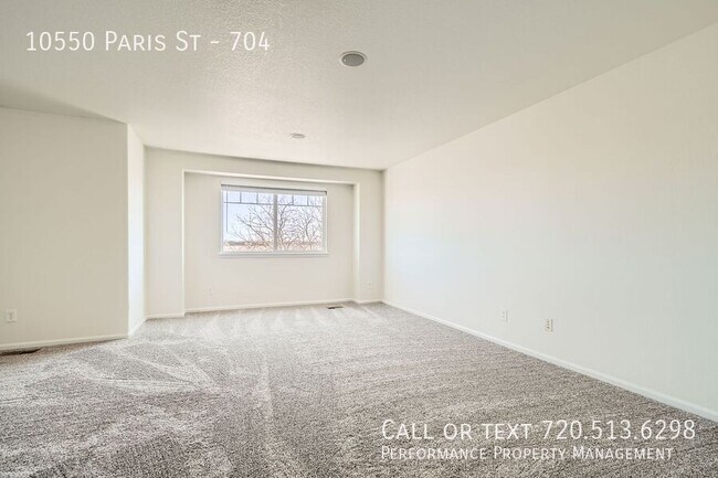 Building Photo - 10550 Paris St