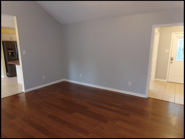 Building Photo - 12 Lauren Cove