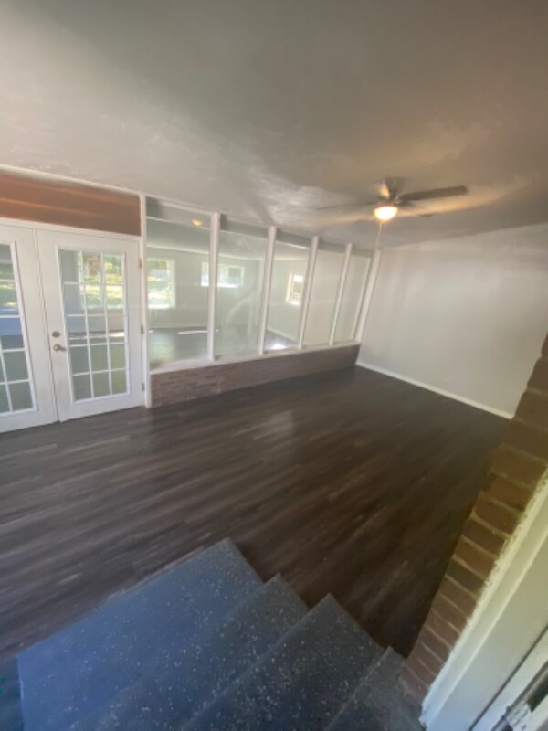 Building Photo - 625 Martha Ave