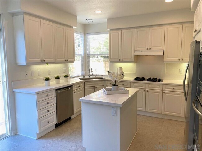 Building Photo - HOLLYFIELD CT - Spacious 5 Bedroom Carmel Valley Home on Quiet Cul-de-Sac — Available Aug 10! $10...