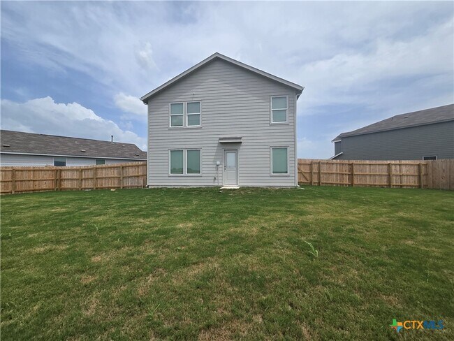 Building Photo - 5600 Geronimo St
