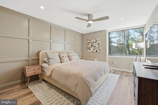 Building Photo - 4390 Lorcom Ln