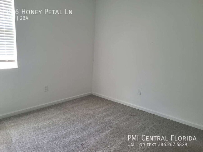 Building Photo - 886 Honey Petal Ln