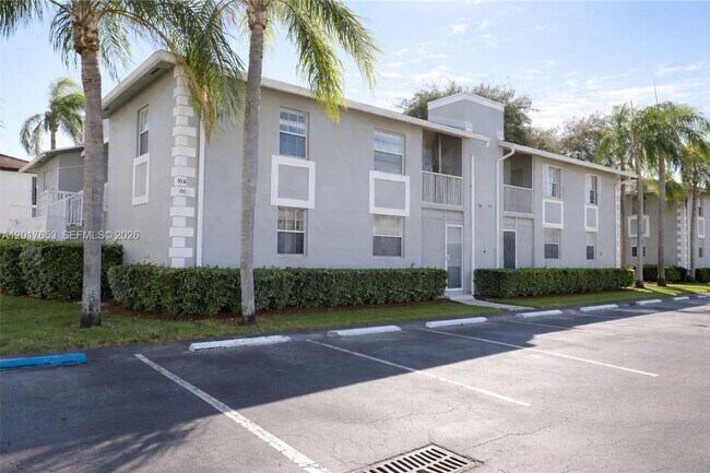 Building Photo - 464 NE 210th Cir Terrace